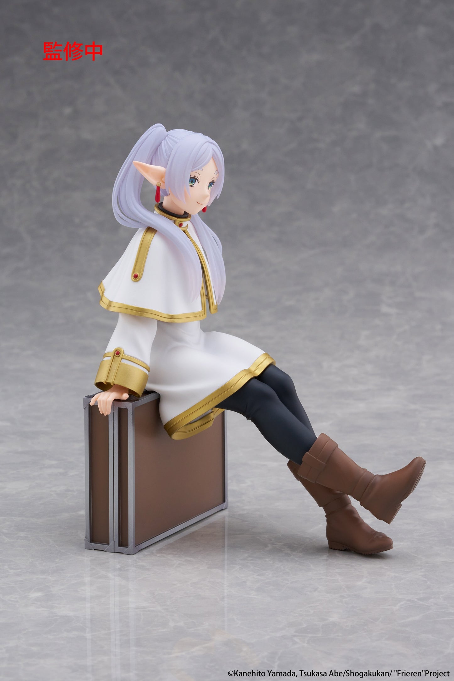 29-07-2025 TAITO -Frieren: Beyond Journey's End Desktop Cute Figure - Frieren (Trunk Case Ver.)《葬送的芙莉蓮》Desktop Cute Figure - 芙莉蓮 ~行李箱造型~ Y2300 PVC