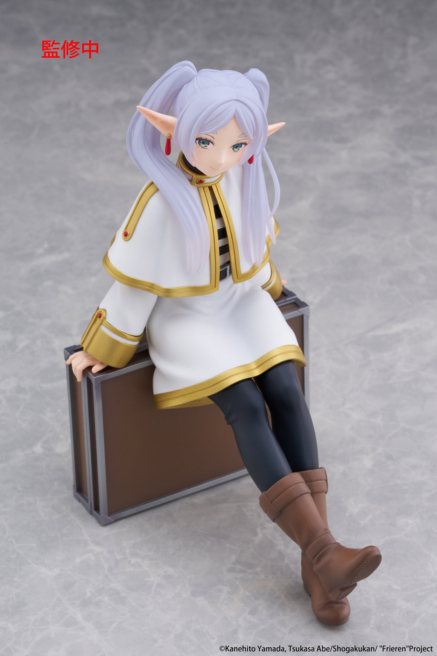 29-07-2025 TAITO -Frieren: Beyond Journey's End Desktop Cute Figure - Frieren (Trunk Case Ver.)《葬送的芙莉蓮》Desktop Cute Figure - 芙莉蓮 ~行李箱造型~ Y2300 PVC