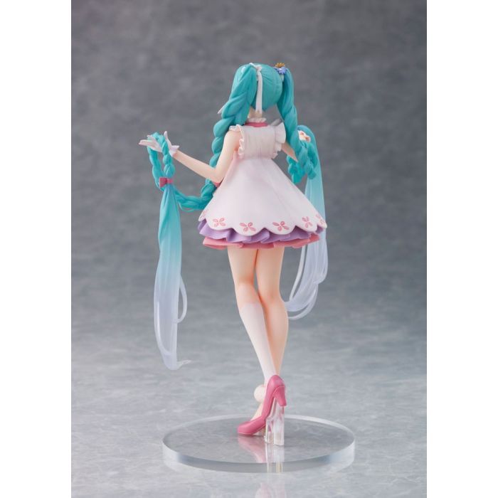 27-01-2025 TAITO - Character Vocal Series 01: Hatsune Miku Wonderland Figure - Rapunzel Y2300 PVC