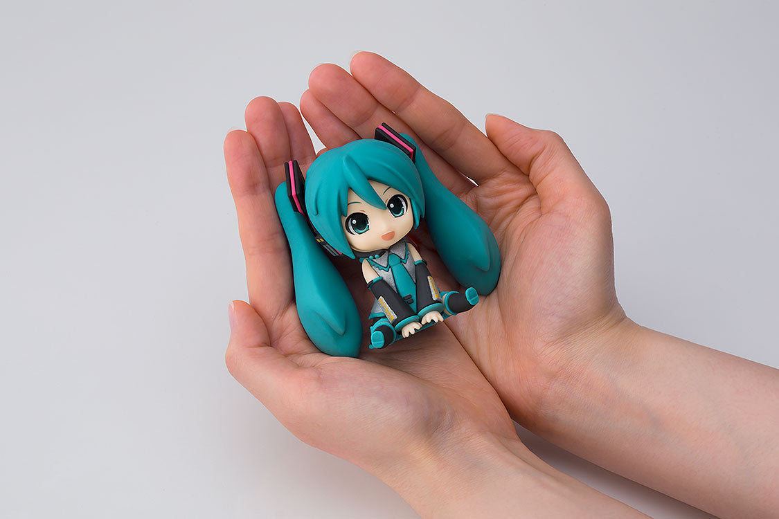 28-05-2025 Good Smile - Nendoroid Plus: 初音未來 橡膠公仔 Y1364