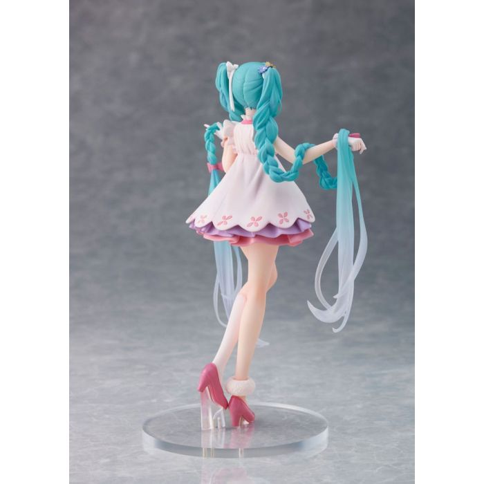 27-01-2025 TAITO - Character Vocal Series 01: Hatsune Miku Wonderland Figure - Rapunzel Y2300 PVC