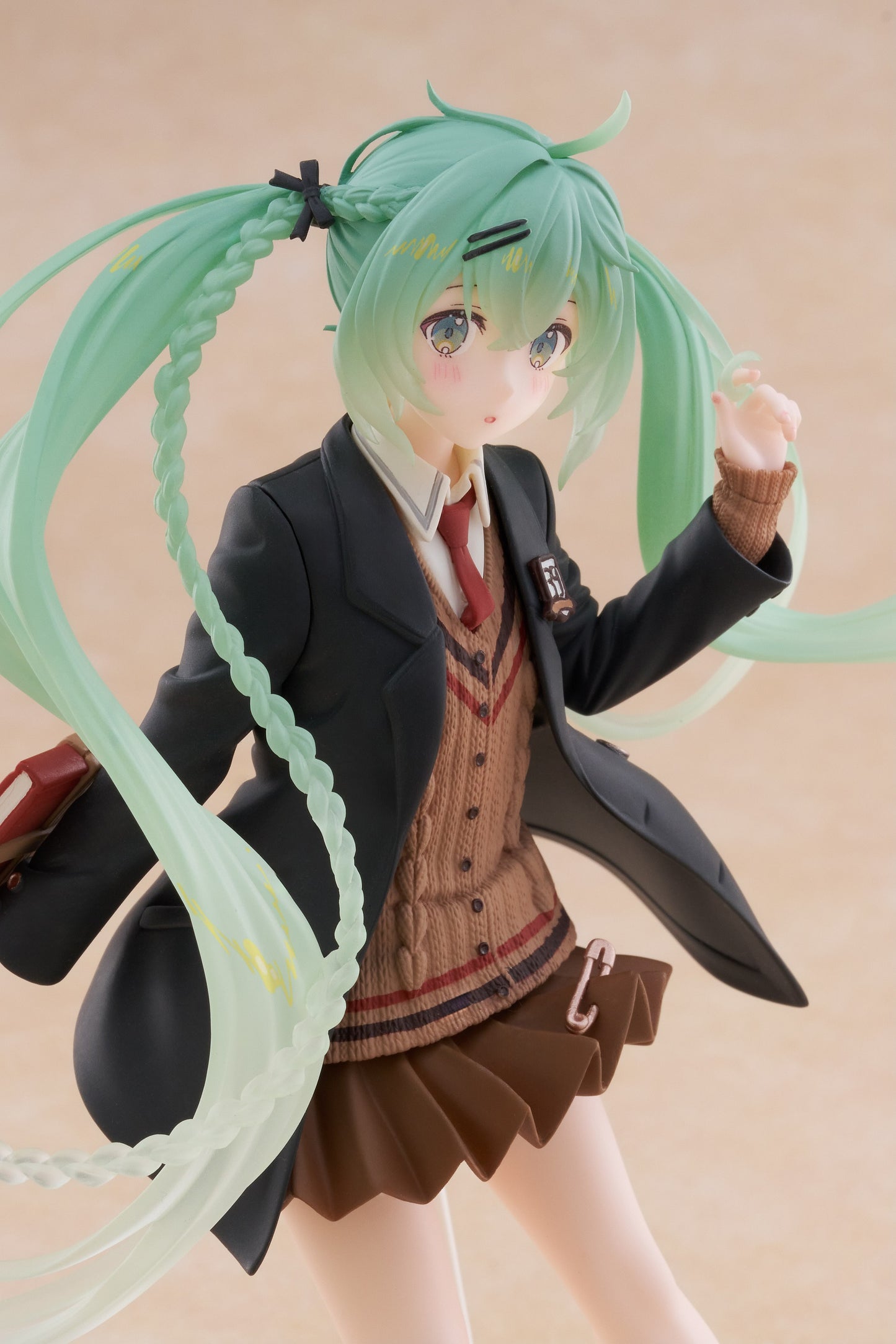 13-05-2025 Taito - 初音未來 時裝人偶 名校時裝 (Preppy Ver.) Y1900 PVC