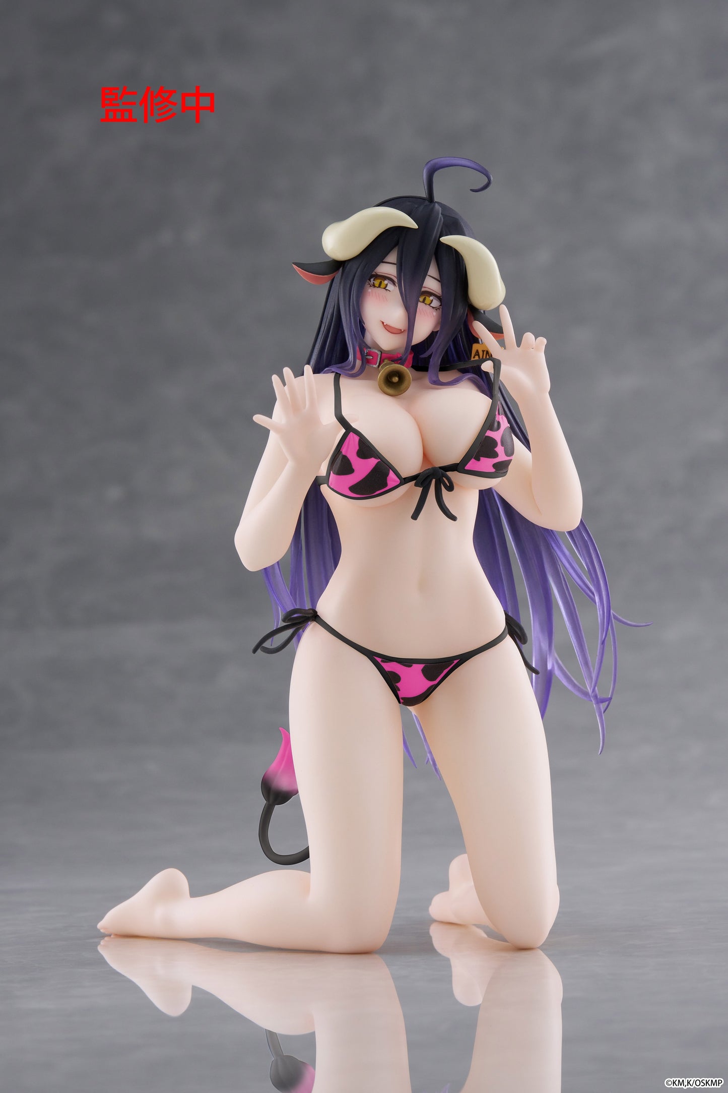 25-11-2025 TAITO -《OVERLORD》Desktop Cute 雅兒貝德～牛花紋泳裝ver.～桃紅Ver. 新裝版 Y2400 PVC
