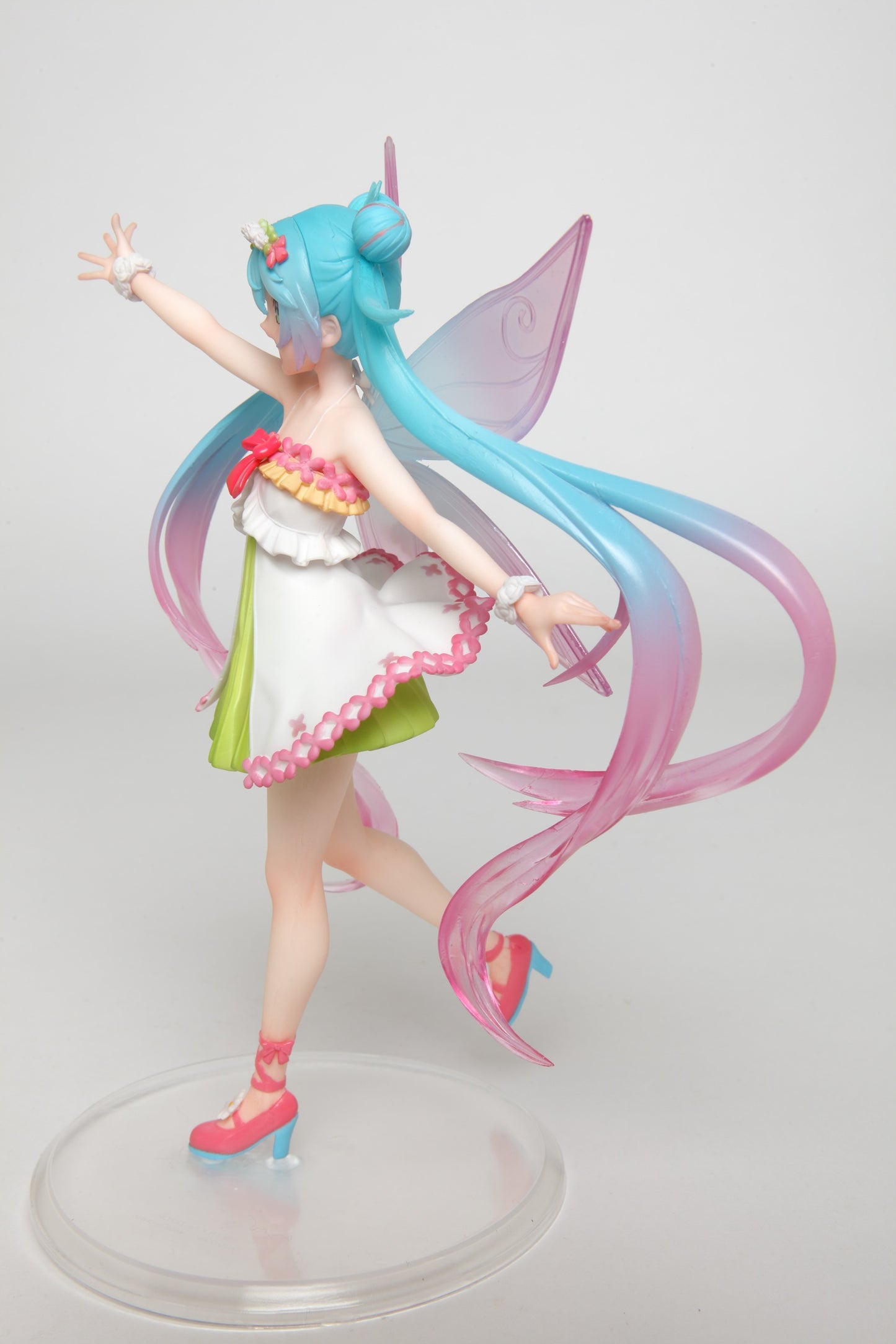 23-12-2025 TAITO - 初音未來 Figure 第三季 春季精靈 Ver. (再販) Y2400 PVC