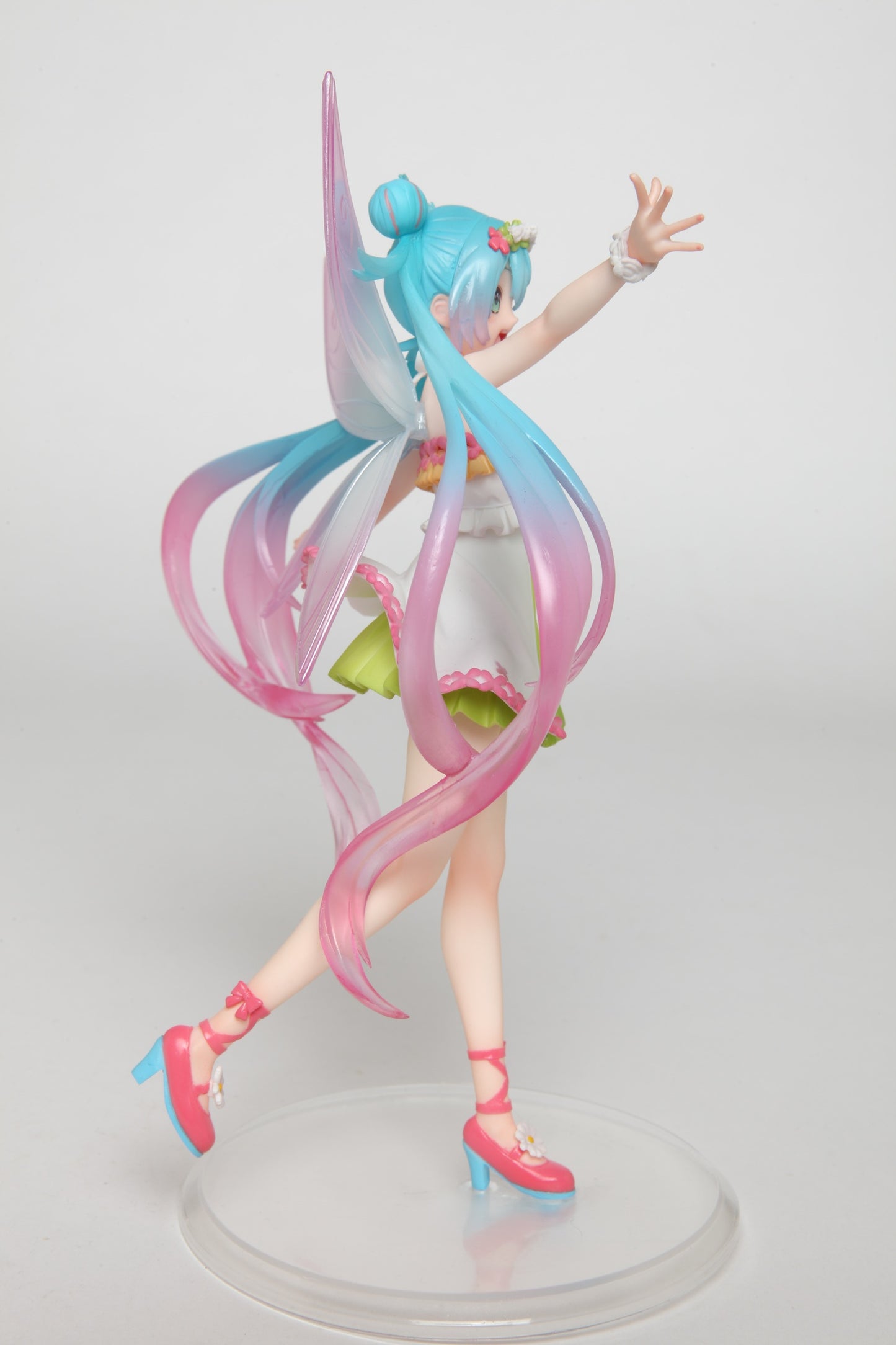 23-12-2025 TAITO - 初音未來 Figure 第三季 春季精靈 Ver. (再販) Y2400 PVC